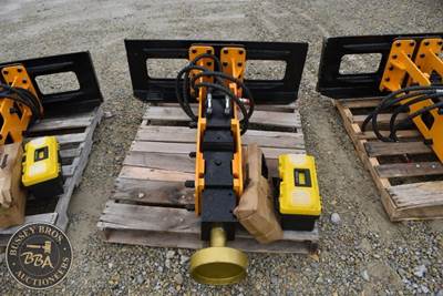 FUTURE POST POUNDER ATTACHMENT Pile Driver