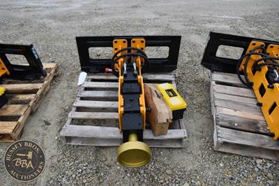 FUTURE POST POUNDER ATTACHMENT Pile Driver