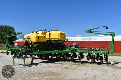 John Deere 1775NT Planter / Row Unit