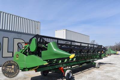 John Deere 635F Platform