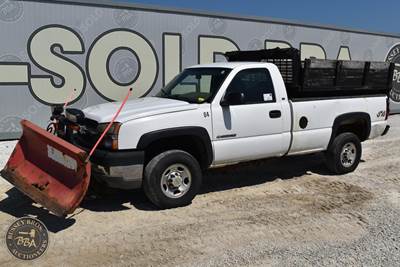 Chevrolet Silverado 1500 Plow / Spreader Truck