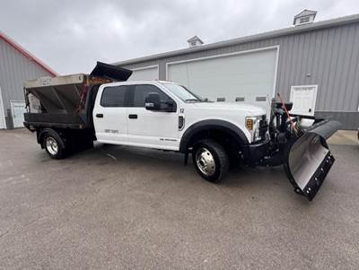 Ford F-550 XL Plow / Spreader Truck - 6 Speed Automatic