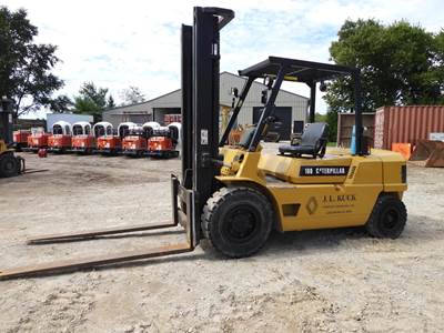 Caterpillar DP45 Pneumatic Tire Forklift