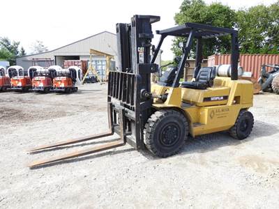 Caterpillar GP40K Pneumatic Tire Forklift