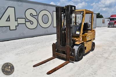 Caterpillar V50D Pneumatic Tire Forklift - 5000lb Capacity, 16ft Lift Height