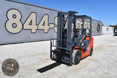HELI CPYD25-M1H Pneumatic Tire Forklift - 5000lb Capacity, 15ft Lift Height