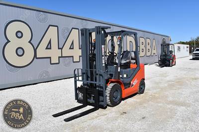 HELI CPYD25-M1H Pneumatic Tire Forklift - 5000lb Capacity, 15ft Lift Height