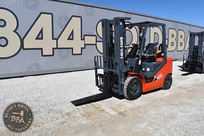 HELI CPYD25-M1H Pneumatic Tire Forklift - 5000lb Capacity, 15ft Lift Height