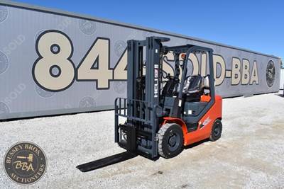 HELI CPYD25-M1H Pneumatic Tire Forklift