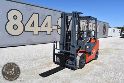HELI CPYD25-M1H Pneumatic Tire Forklift