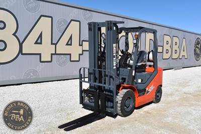 HELI CPYD25-M1H Pneumatic Tire Forklift