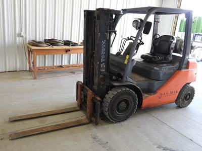 Toyota 8FGU20 Pneumatic Tire Forklift