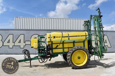 TOP AIR TA1100 Pull-Type Sprayer