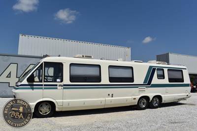 Chevrolet WINNEBAGO RV