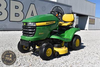 John Deere X300 Riding Lawn Mower