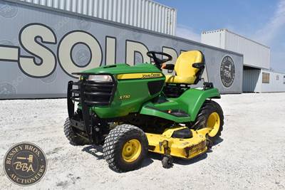 John Deere X730 Riding Lawn Mower