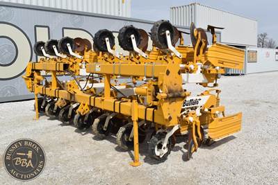 Buffalo 6400 Row Cultivator