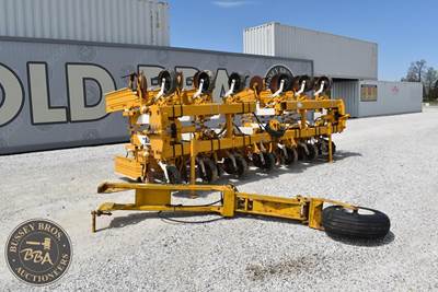 Buffalo 6400 Row Cultivator