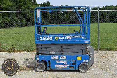 Genie GS-1930 Scissor Lift - 19ft Working Height
