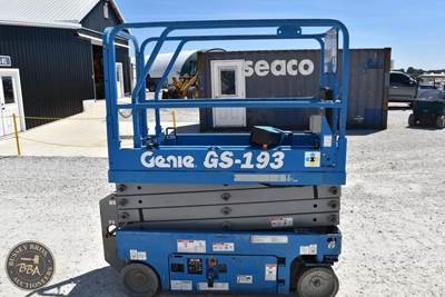 Genie GS-1930 Scissor Lift - 19ft Working Height