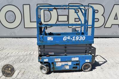 Genie GS-1930 Scissor Lift - 19ft Working Height