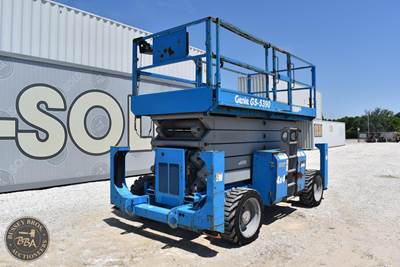 Genie GS-5390 RT Scissor Lift - 53ft Working Height