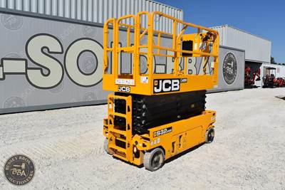 JCB S3246E Scissor Lift - 38ft Working Height