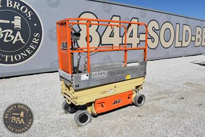 JLG 1930ES Scissor Lift - 19ft Working Height