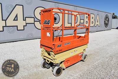 JLG 1930ES Scissor Lift - 19ft Working Height