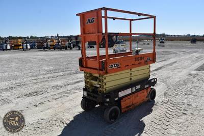 JLG 1932R Scissor Lift - 19ft Working Height