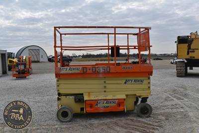 JLG 2646ES Scissor Lift - 26ft Working Height