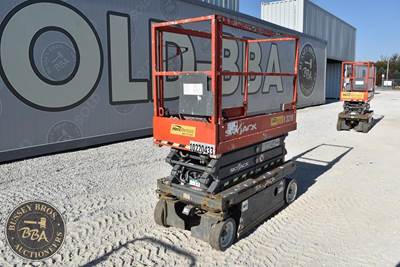Skyjack SJIII 3219 Scissor Lift - 19ft Working Height