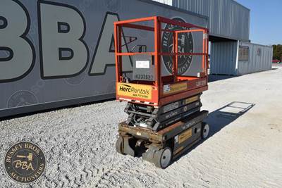 Skyjack SJIII 3219 Scissor Lift - 19ft Working Height