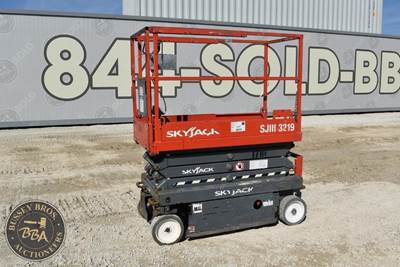 Skyjack SJIII 3219 Scissor Lift