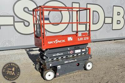 Skyjack SJIII 3219 Scissor Lift