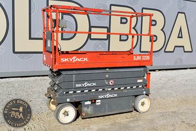 Skyjack SJIII-3226 Scissor Lift - 26ft Working Height