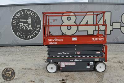 Skyjack SJIII-3226 Scissor Lift - 26ft Working Height