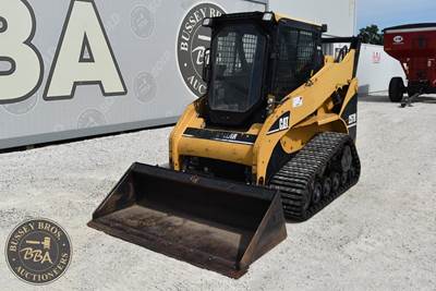 Caterpillar 257B Compact Track Loader