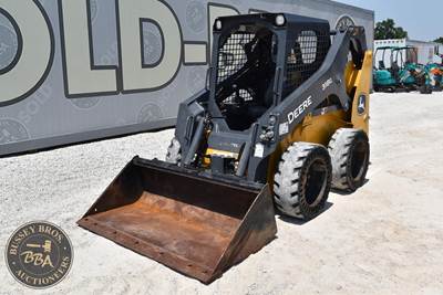 John Deere 318G Track Skid Steer