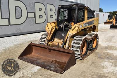 John Deere 325 Track Skid Steer