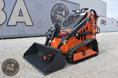 LANDHERO T-460 Mini Skid Steer