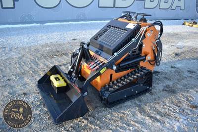 LANDHONOR STAND ON SKID STEER Mini Skid Steer