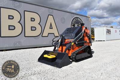 TPM Industrial TPM-T460 Track Skid Steer