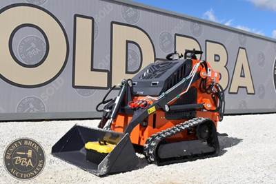 TPM Industrial TPM-T460 Mini Skid Steer