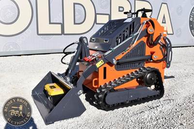 TPM Industrial TPM-T460 Mini Skid Steer
