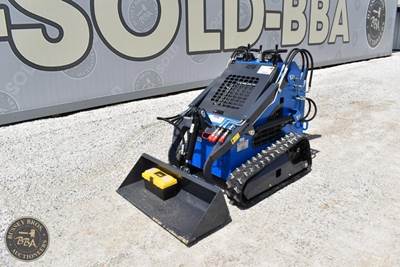 ZJG Skid Steer 5.25cu ft Bucket Capacity, Aux Hydraulics, 11hp Gas Engine,