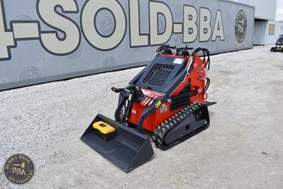 ZJG Skid Steer 5.25cu ft Bucket Capacity, Aux Hydraulics, 11hp Gas Engine,