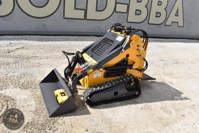 ZJG Skid Steer 5.25cu ft Bucket Capacity, Aux Hydraulics, 11hp Gas Engine,