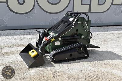 ZJG Skid Steer 5.25cu ft Bucket Capacity, Aux Hydraulics, 11hp Gas Engine,