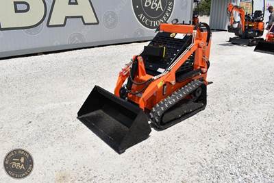 Ats Mini Skid Steer 5.33in Bucket Capacity, Triangular Tracks, Aux Hydraulics,